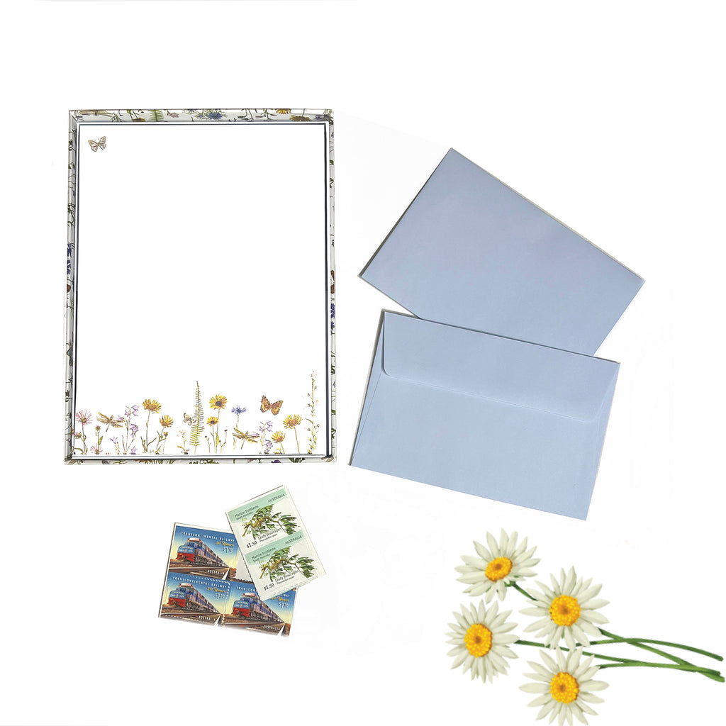 Quality letter-writing kit designed by Peter Pauper Press.